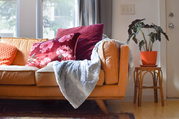 Our Favorite Ways To Style a Throw Blanket