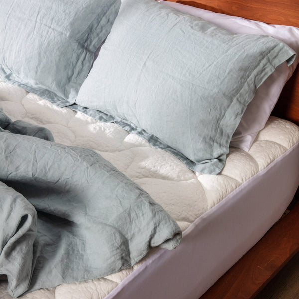 Bamboo mattress toppers: a natural path to cooler, softer sleep